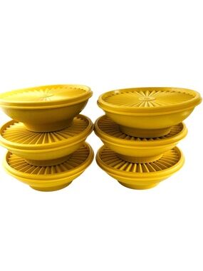 6 Tupperware Bowls Vintage Harvest Gold Salad Cereal 6" in Diameter w. Lids